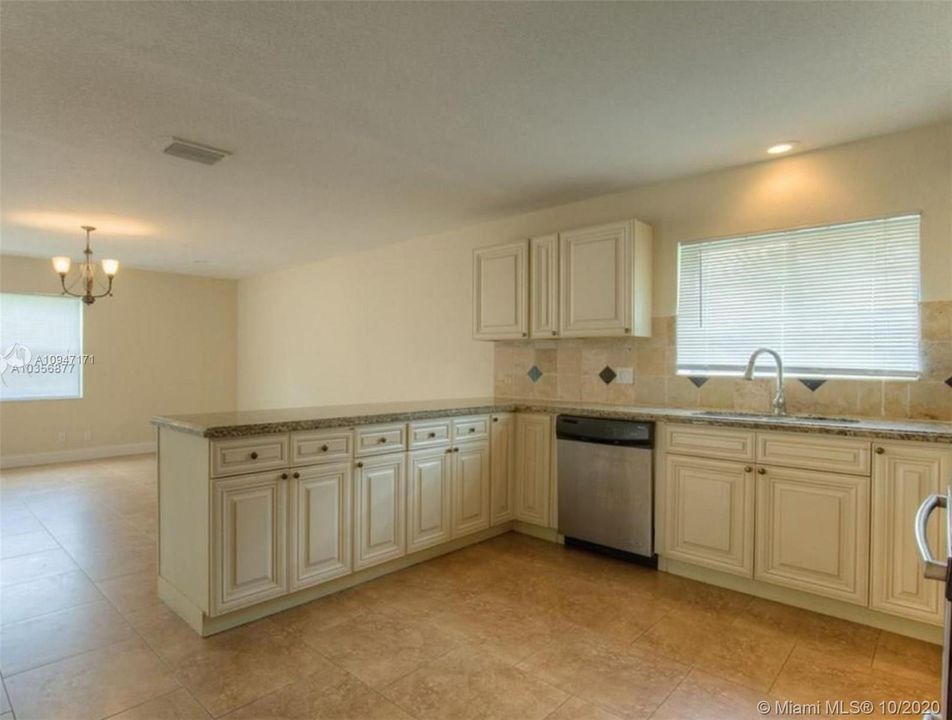 Recently Rented: $2,910 (4 beds, 2 baths, 2169 Square Feet)
