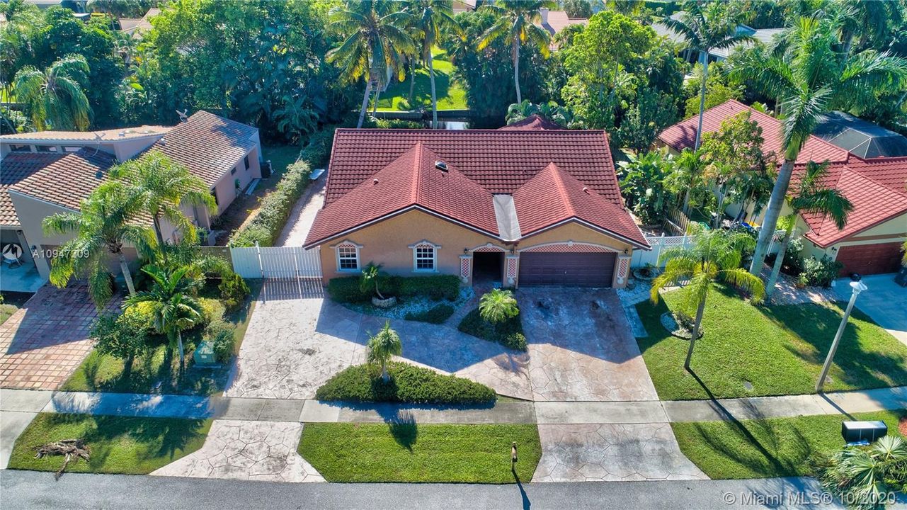 Недавно продано: $549,999 (4 спален, 2 ванн, 1915 Квадратных фут)