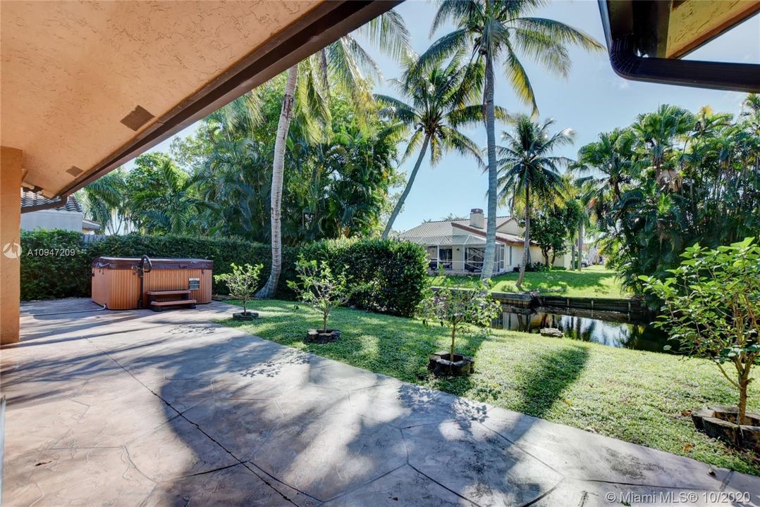 Недавно продано: $549,999 (4 спален, 2 ванн, 1915 Квадратных фут)