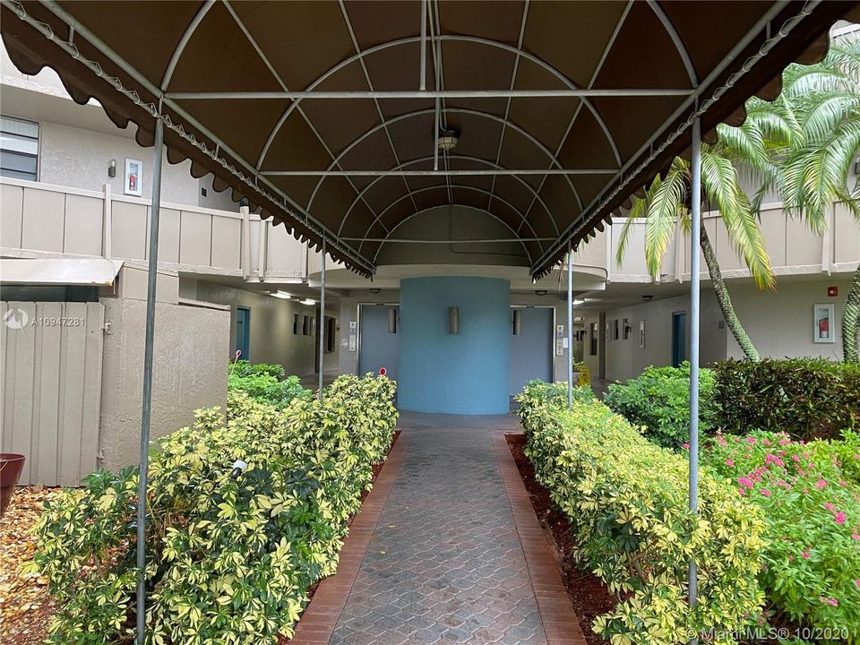 Vendido Recientemente: $109,500 (1 camas, 1 baños, 773 Pies cuadrados)