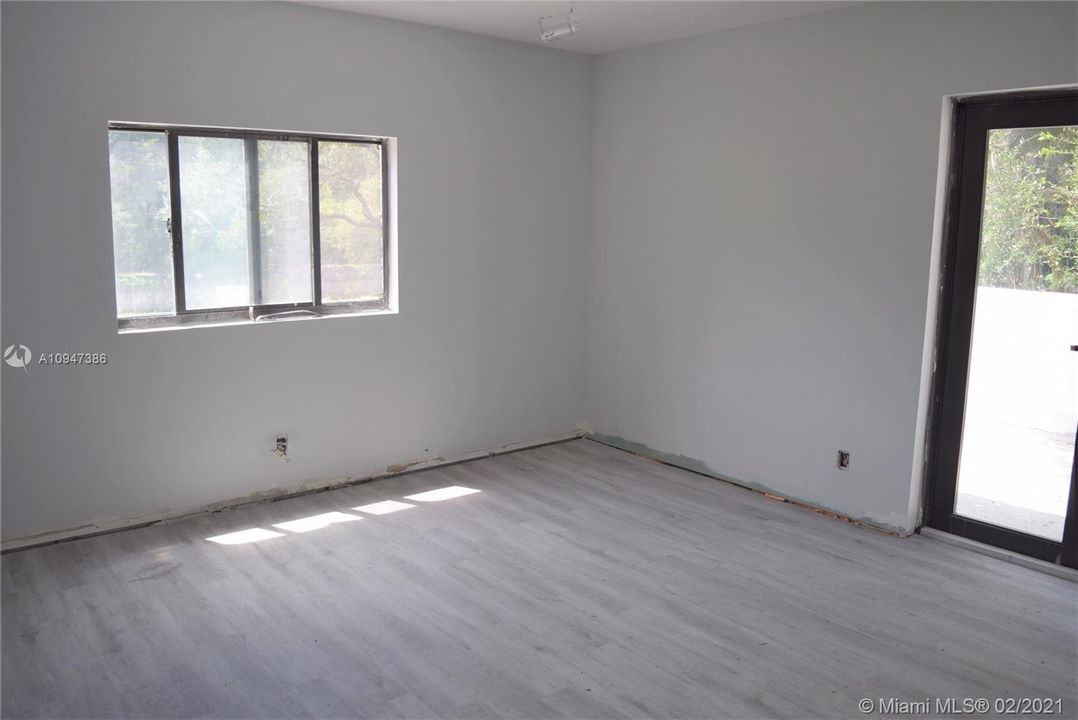 Recently Rented: $5,000 (5 beds, 4 baths, 3353 Square Feet)