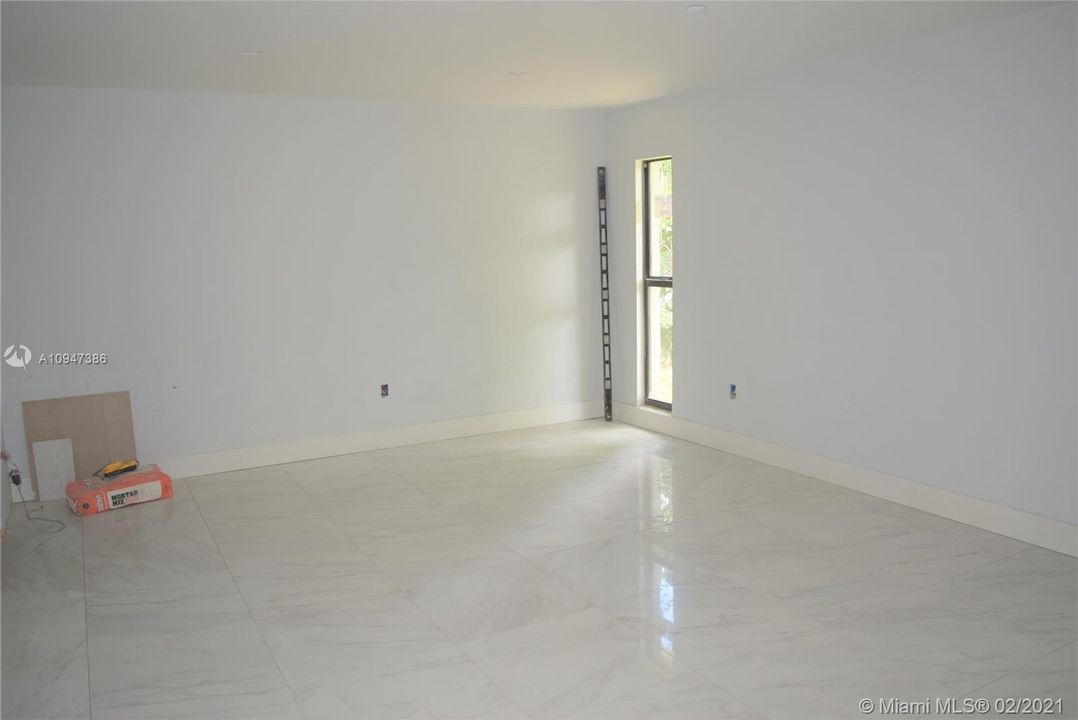 Recently Rented: $5,000 (5 beds, 4 baths, 3353 Square Feet)
