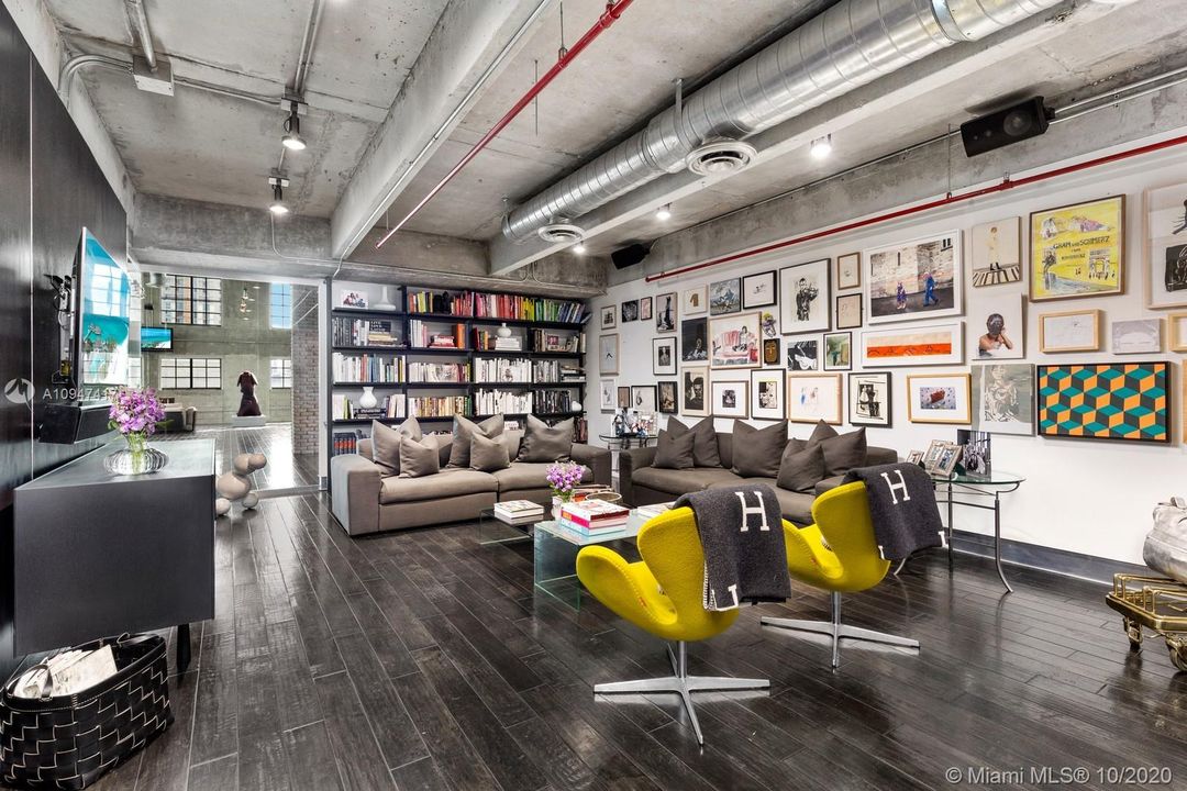 Vendido Recientemente: $3,900,000 (5 camas, 5 baños, 5436 Pies cuadrados)