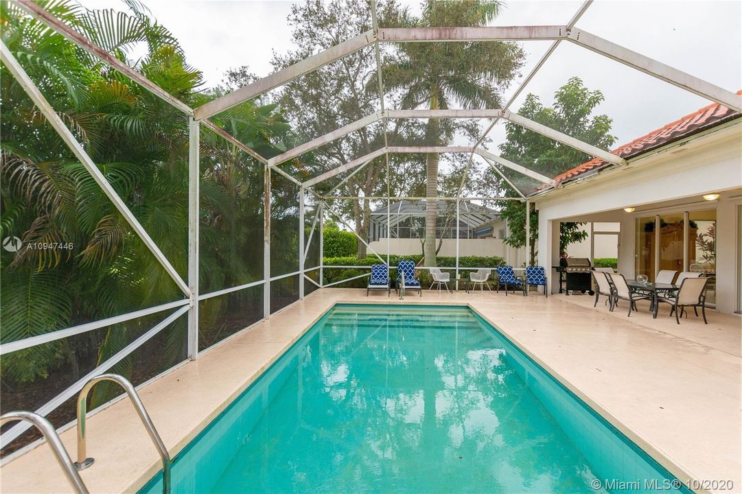 Vendido Recientemente: $519,000 (3 camas, 2 baños, 2000 Pies cuadrados)