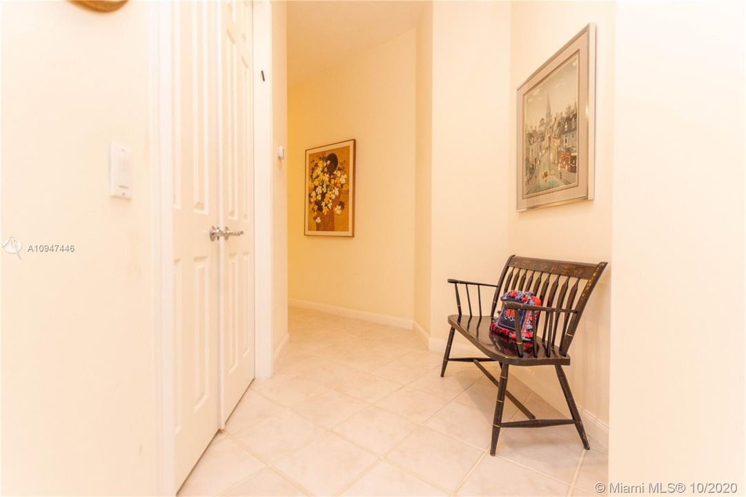 Vendido Recientemente: $519,000 (3 camas, 2 baños, 2000 Pies cuadrados)