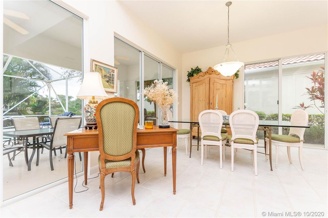 Vendido Recientemente: $519,000 (3 camas, 2 baños, 2000 Pies cuadrados)
