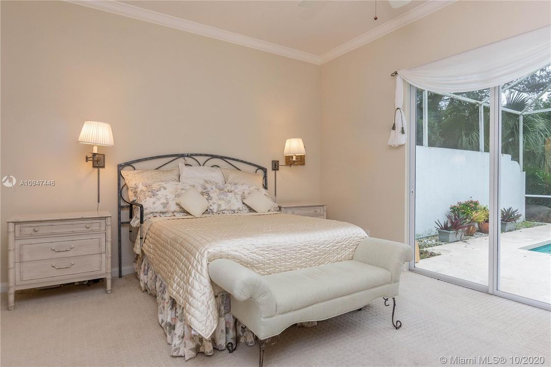 Vendido Recientemente: $519,000 (3 camas, 2 baños, 2000 Pies cuadrados)