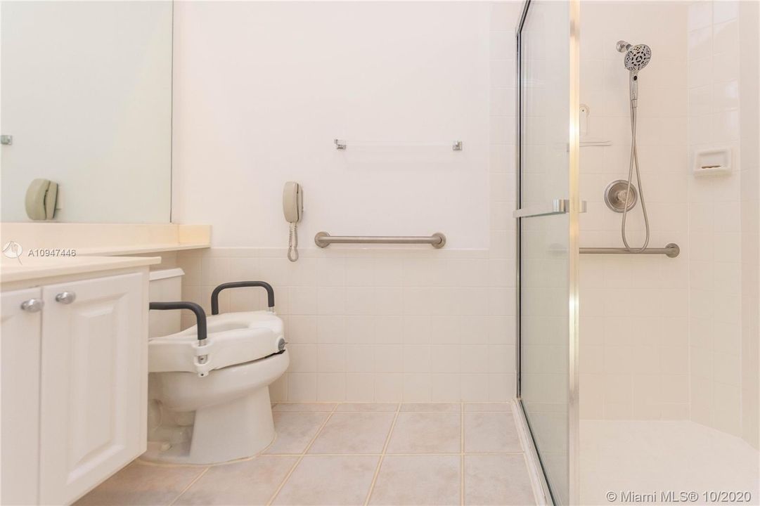 Vendido Recientemente: $519,000 (3 camas, 2 baños, 2000 Pies cuadrados)