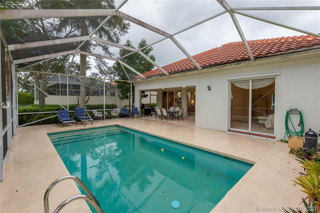 Vendido Recientemente: $519,000 (3 camas, 2 baños, 2000 Pies cuadrados)