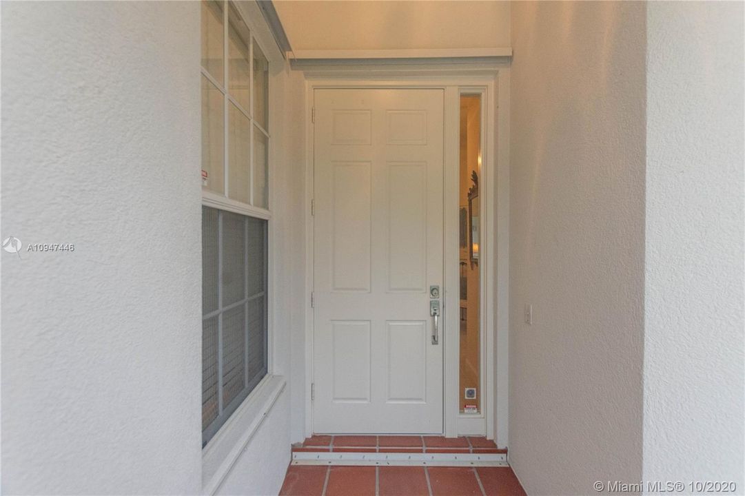 Vendido Recientemente: $519,000 (3 camas, 2 baños, 2000 Pies cuadrados)