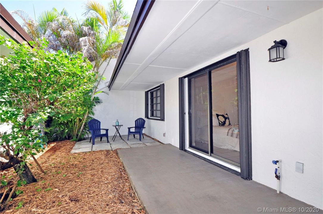 Private Courtyard/Patio