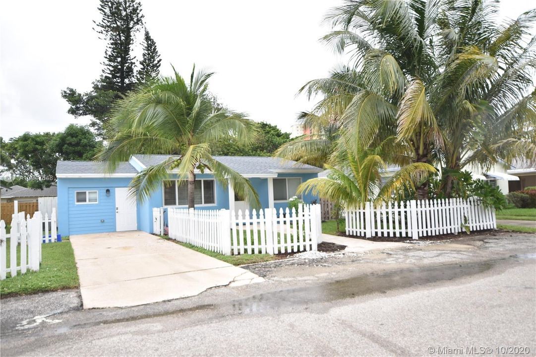 Vendido Recientemente: $289,000 (3 camas, 2 baños, 812 Pies cuadrados)