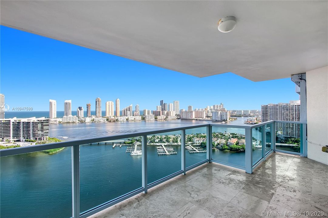 Recently Sold: $1,645,000 (3 beds, 3 baths, 3274 Square Feet)