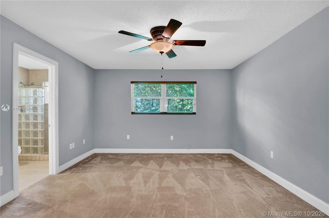 Recently Sold: $429,900 (4 beds, 2 baths, 1847 Square Feet)