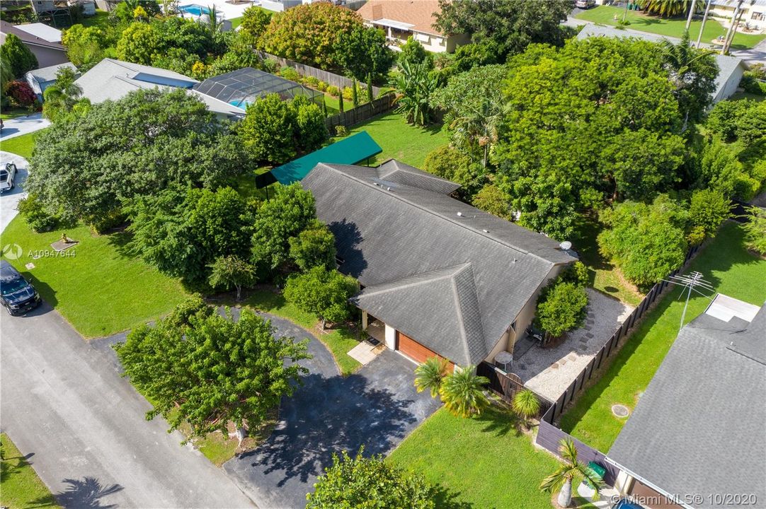 Recently Sold: $429,900 (4 beds, 2 baths, 1847 Square Feet)