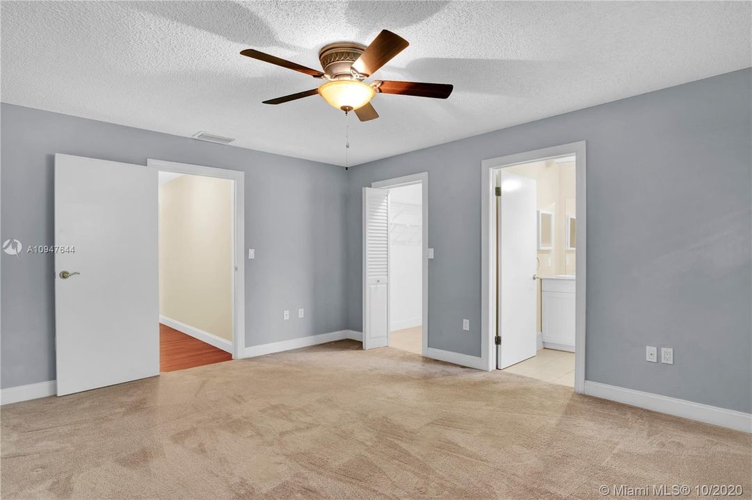 Recently Sold: $429,900 (4 beds, 2 baths, 1847 Square Feet)