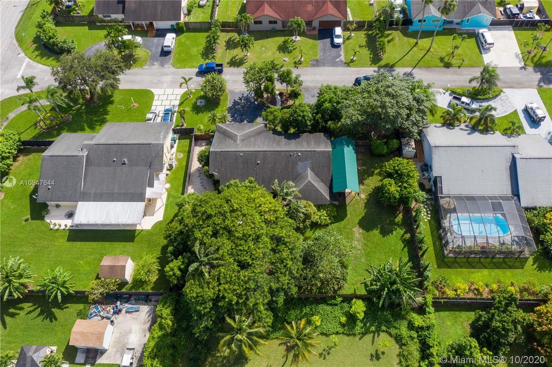 Recently Sold: $429,900 (4 beds, 2 baths, 1847 Square Feet)