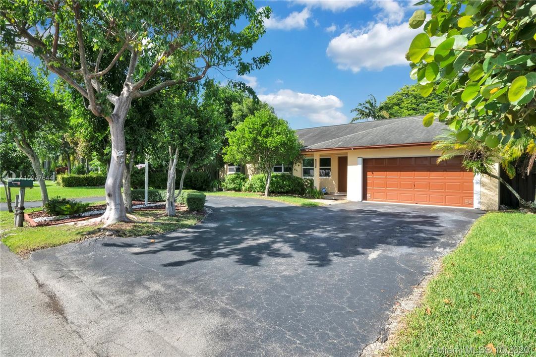 Recently Sold: $429,900 (4 beds, 2 baths, 1847 Square Feet)