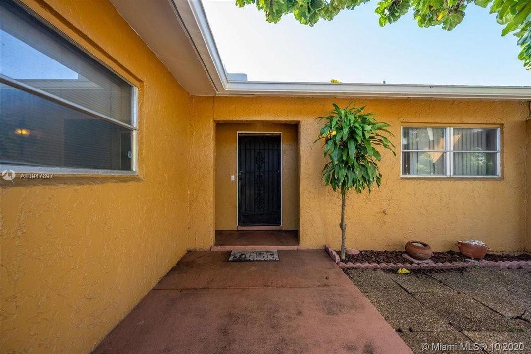 Vendido Recientemente: $320,000 (3 camas, 2 baños, 1514 Pies cuadrados)