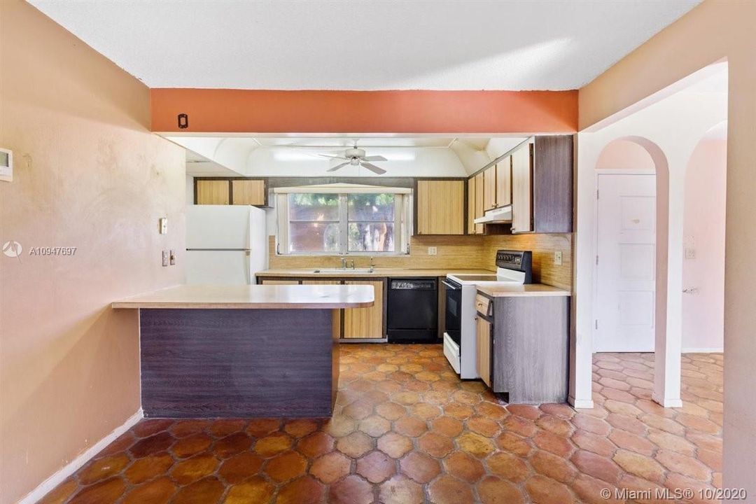 Vendido Recientemente: $320,000 (3 camas, 2 baños, 1514 Pies cuadrados)