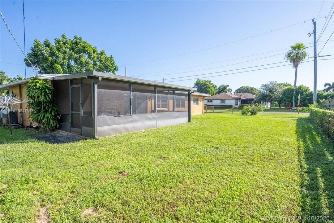 Vendido Recientemente: $320,000 (3 camas, 2 baños, 1514 Pies cuadrados)