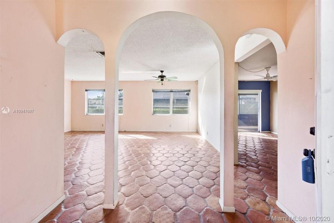 Vendido Recientemente: $320,000 (3 camas, 2 baños, 1514 Pies cuadrados)