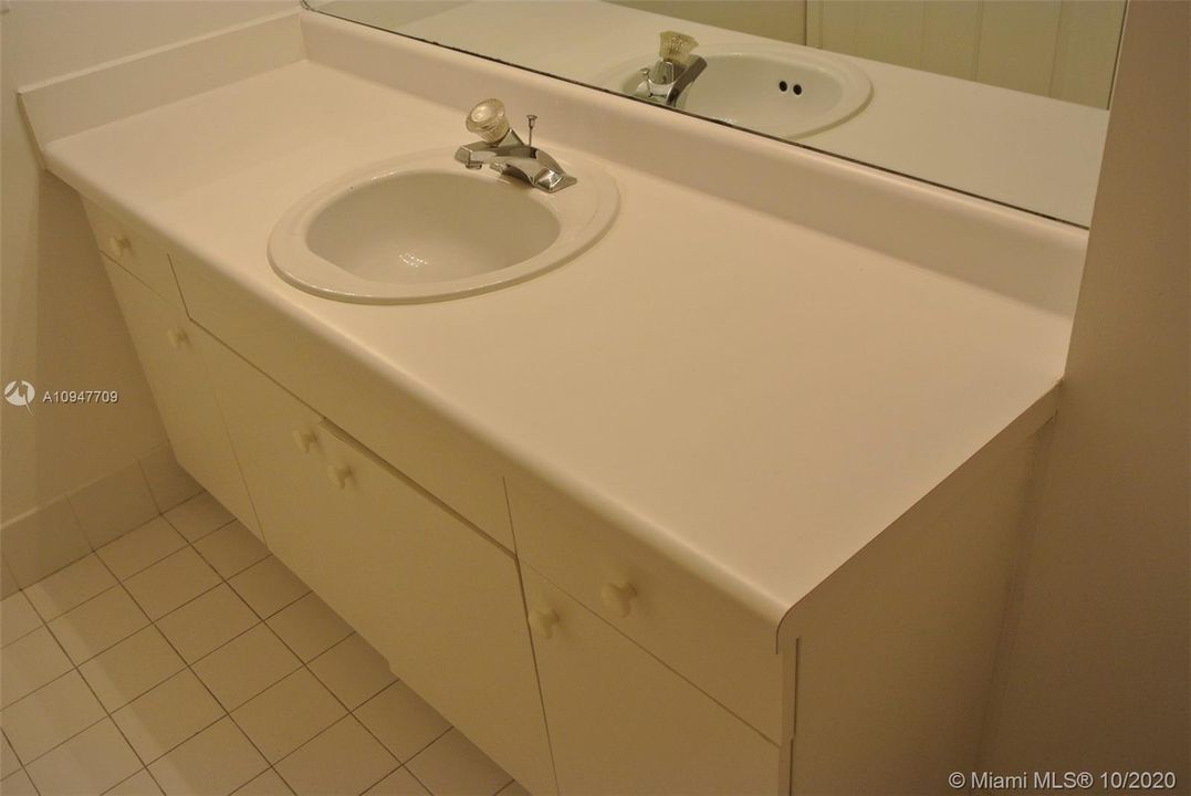 Recientemente alquilado: $1,775 (3 camas, 2 baños, 1314 Pies cuadrados)
