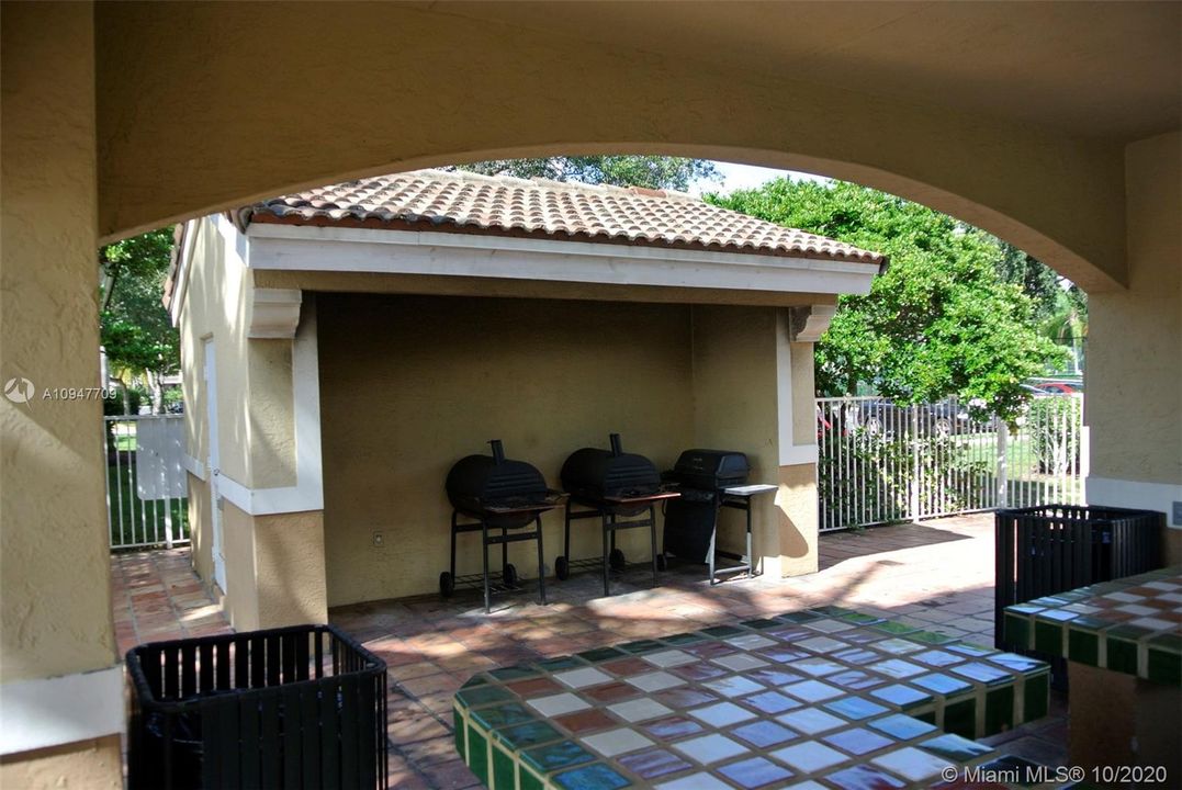 Recientemente alquilado: $1,775 (3 camas, 2 baños, 1314 Pies cuadrados)
