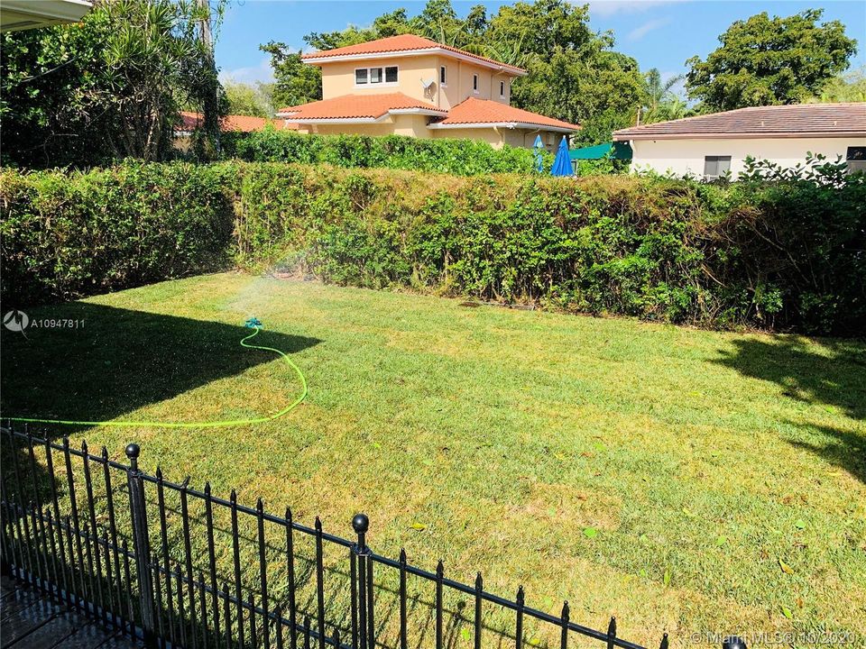Recently Rented: $4,200 (3 beds, 2 baths, 1723 Square Feet)
