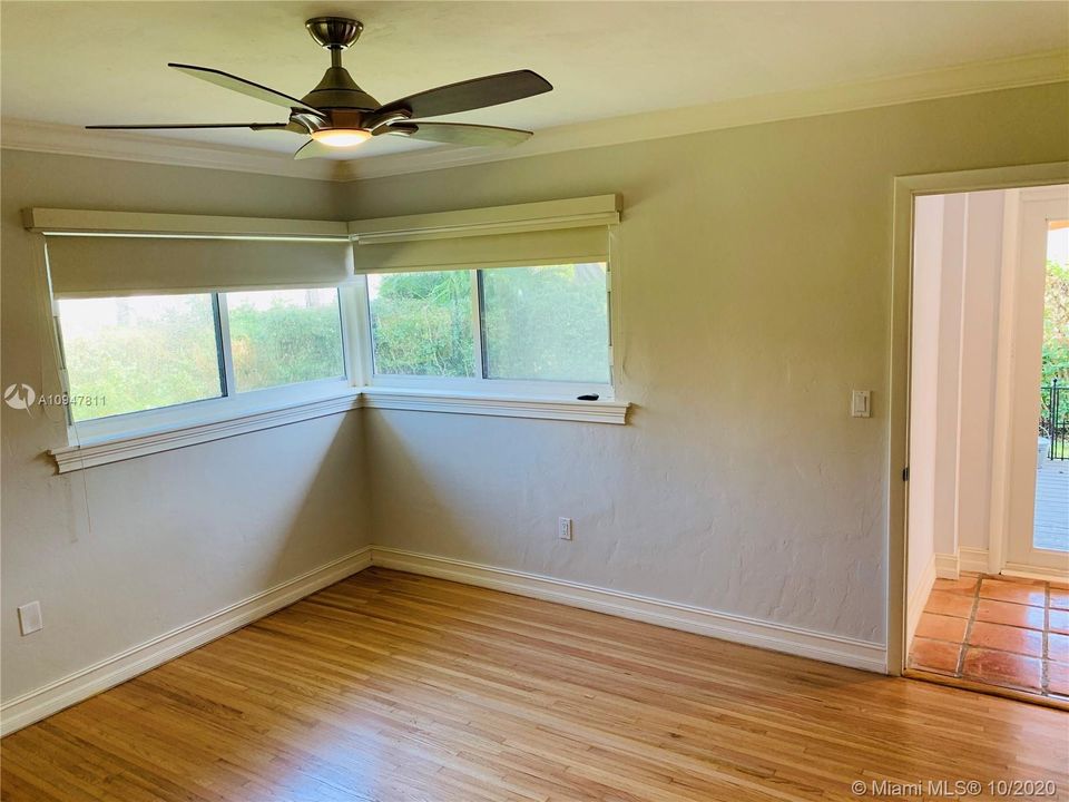 Recently Rented: $4,200 (3 beds, 2 baths, 1723 Square Feet)
