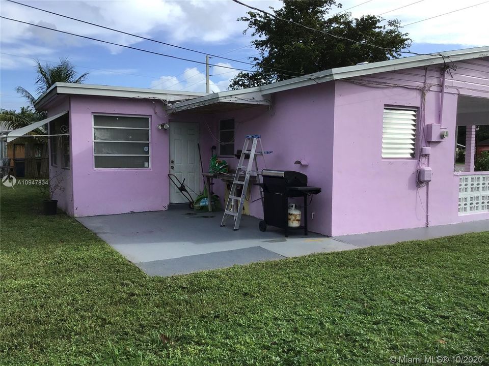 Vendido Recientemente: $260,000 (3 camas, 2 baños, 1329 Pies cuadrados)