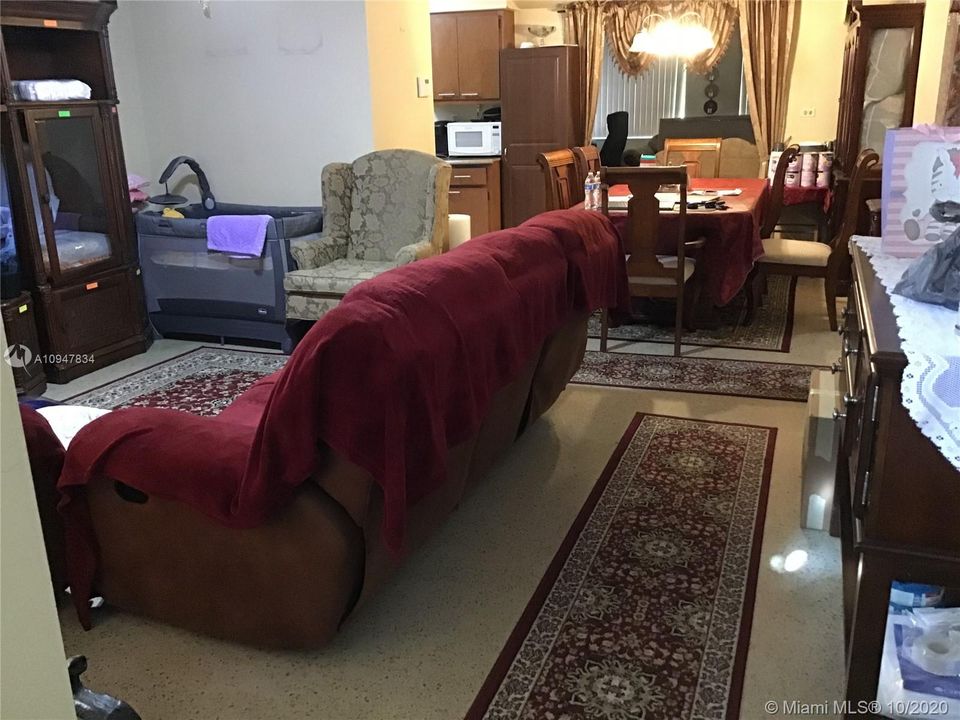 Vendido Recientemente: $260,000 (3 camas, 2 baños, 1329 Pies cuadrados)