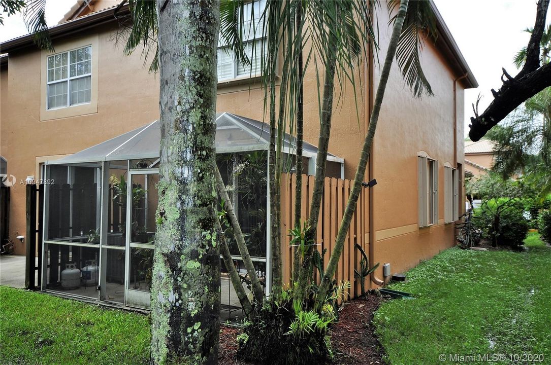 Vendido Recientemente: $360,000 (3 camas, 2 baños, 1443 Pies cuadrados)