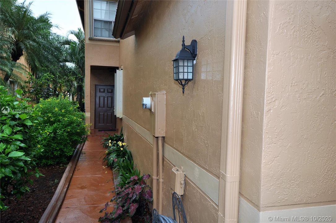 Vendido Recientemente: $360,000 (3 camas, 2 baños, 1443 Pies cuadrados)