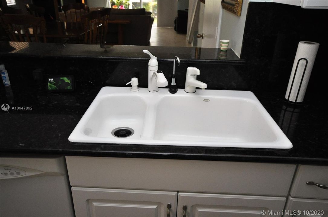 Vendido Recientemente: $360,000 (3 camas, 2 baños, 1443 Pies cuadrados)