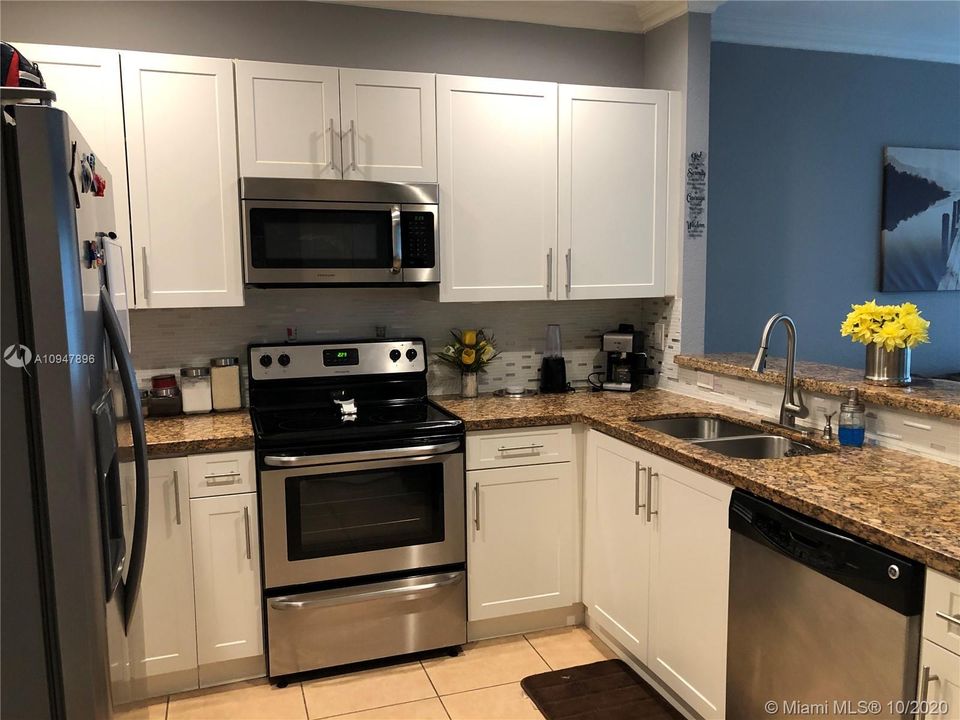 Recently Sold: $230,000 (2 beds, 2 baths, 1424 Square Feet)