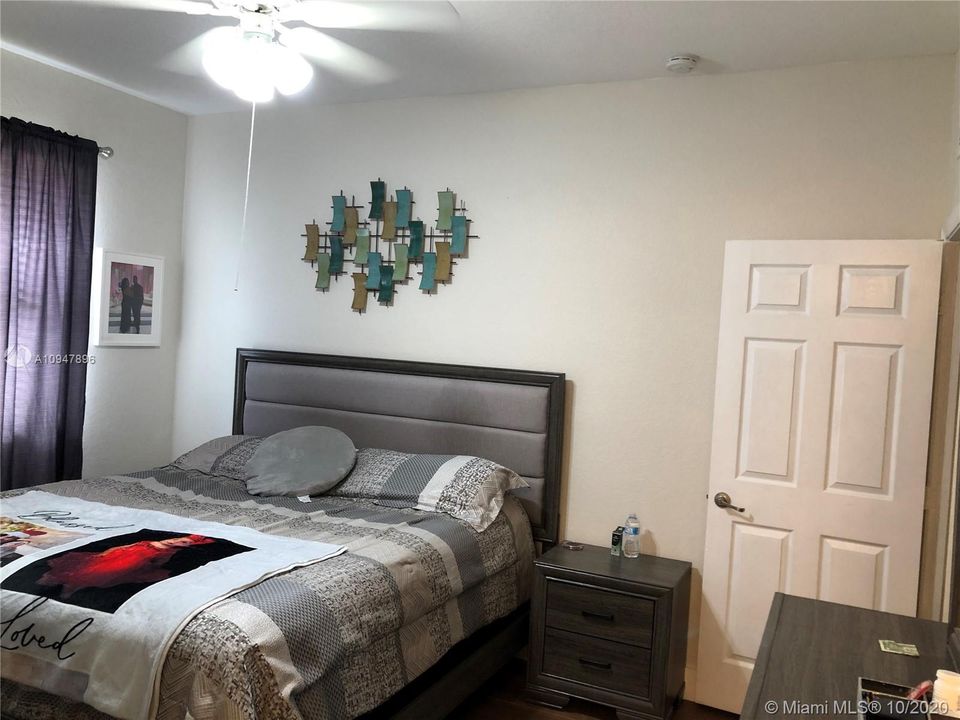 Recently Sold: $230,000 (2 beds, 2 baths, 1424 Square Feet)