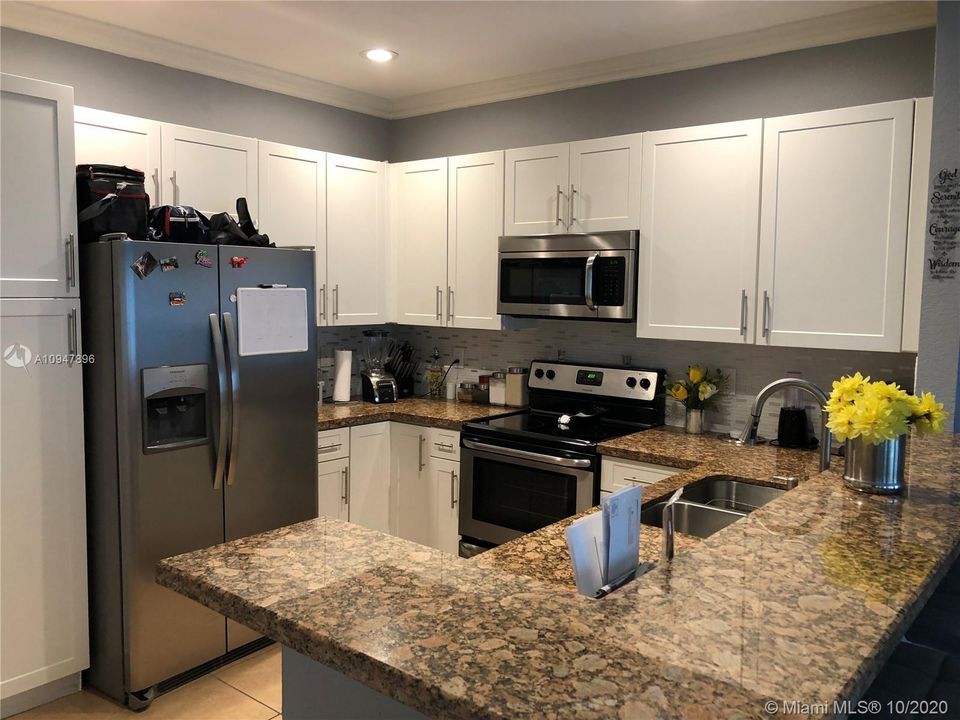 Recently Sold: $230,000 (2 beds, 2 baths, 1424 Square Feet)