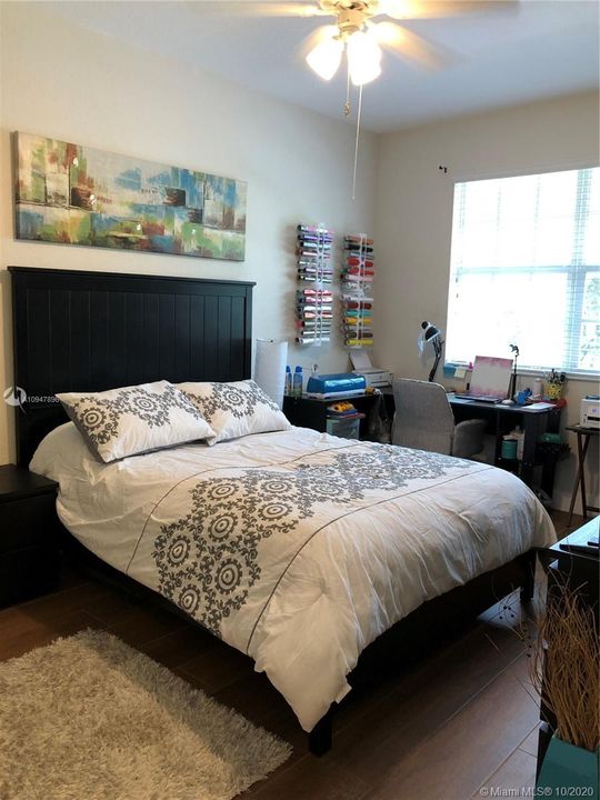 Recently Sold: $230,000 (2 beds, 2 baths, 1424 Square Feet)