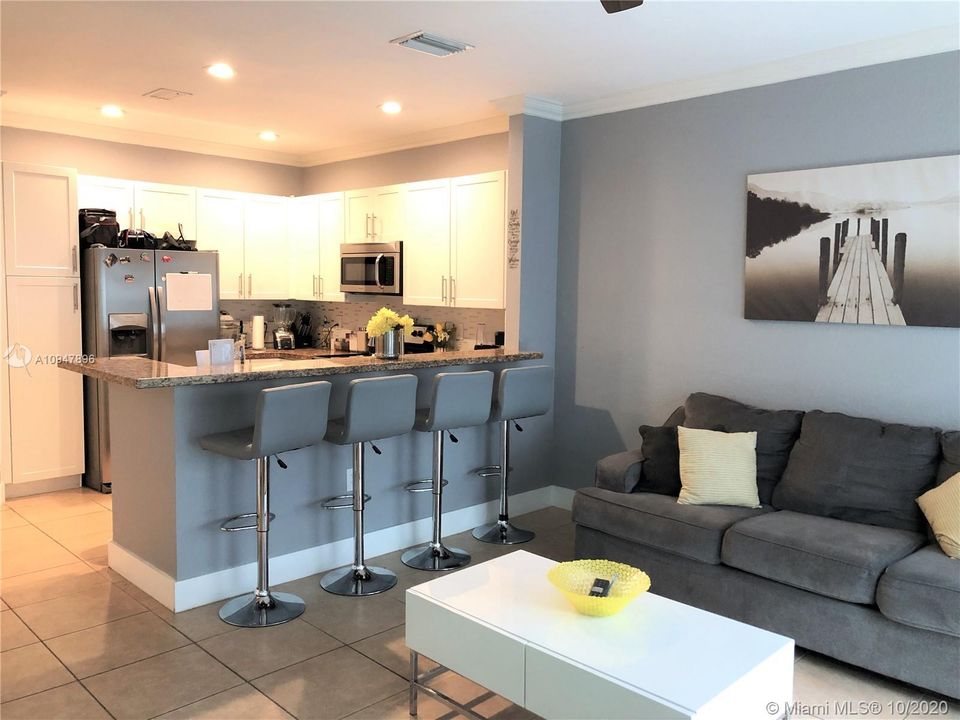 Recently Sold: $230,000 (2 beds, 2 baths, 1424 Square Feet)