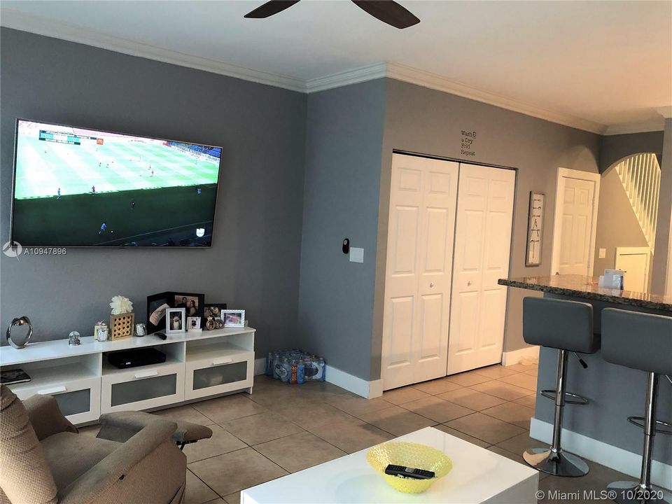 Recently Sold: $230,000 (2 beds, 2 baths, 1424 Square Feet)