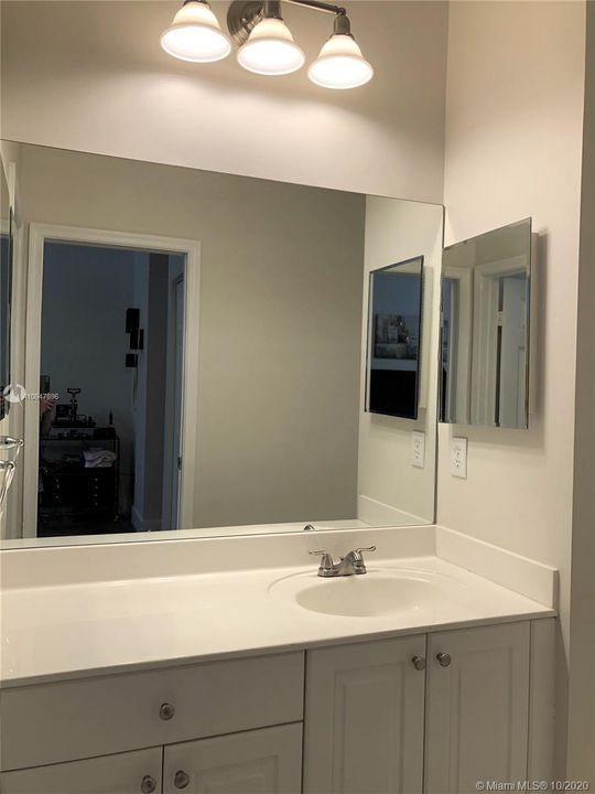 Recently Sold: $230,000 (2 beds, 2 baths, 1424 Square Feet)