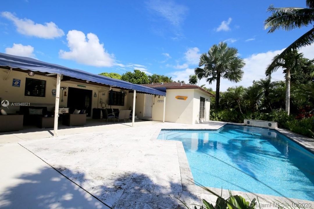 Recently Sold: $435,000 (3 beds, 4 baths, 1812 Square Feet)