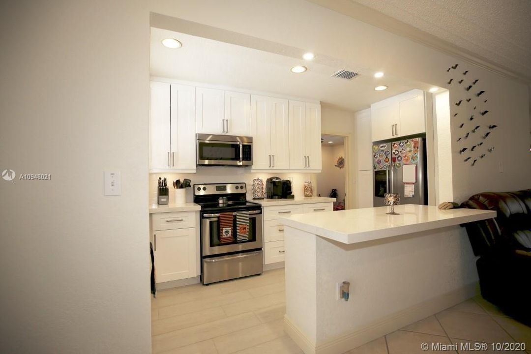 Recently Sold: $435,000 (3 beds, 4 baths, 1812 Square Feet)