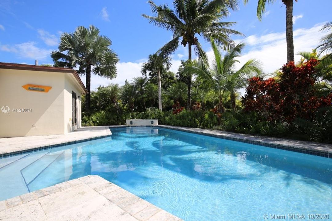 Recently Sold: $435,000 (3 beds, 4 baths, 1812 Square Feet)