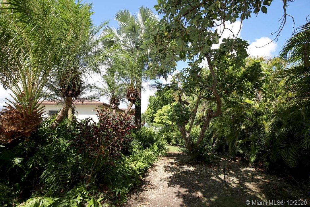 Recently Sold: $435,000 (3 beds, 4 baths, 1812 Square Feet)