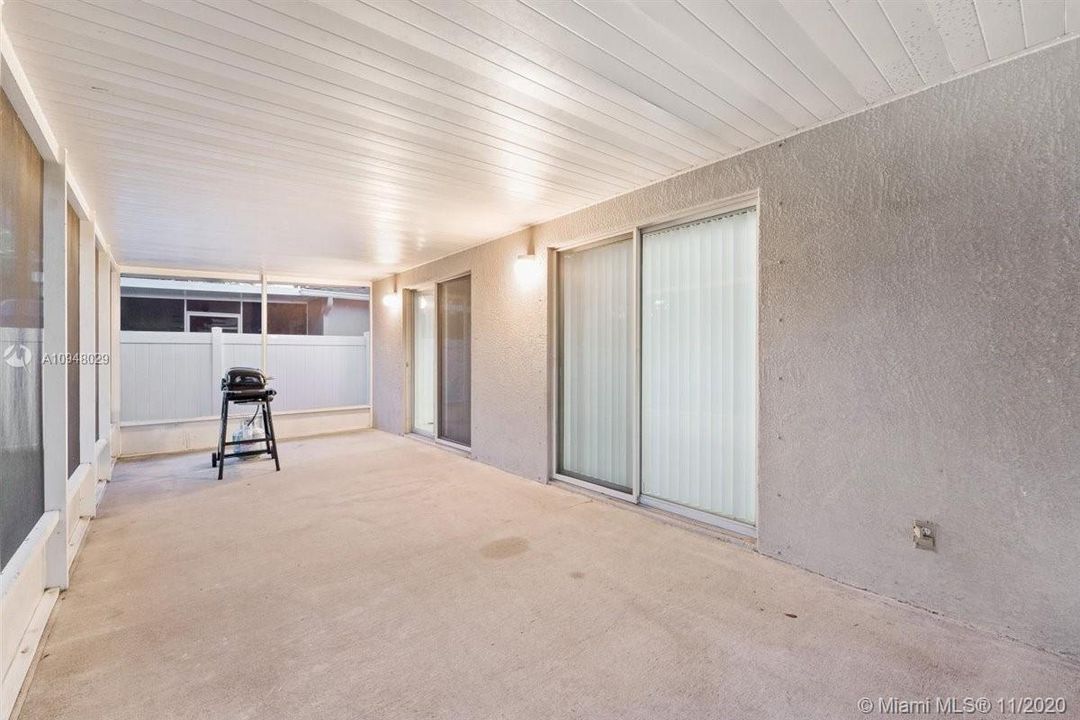 Recently Sold: $249,000 (3 beds, 2 baths, 2369 Square Feet)
