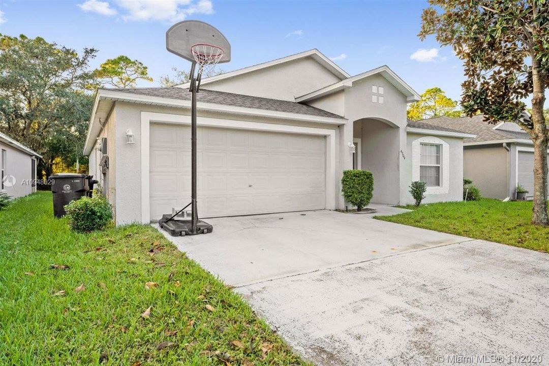 Recently Sold: $249,000 (3 beds, 2 baths, 2369 Square Feet)