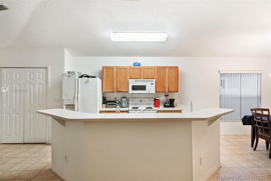 Recently Sold: $249,000 (3 beds, 2 baths, 2369 Square Feet)