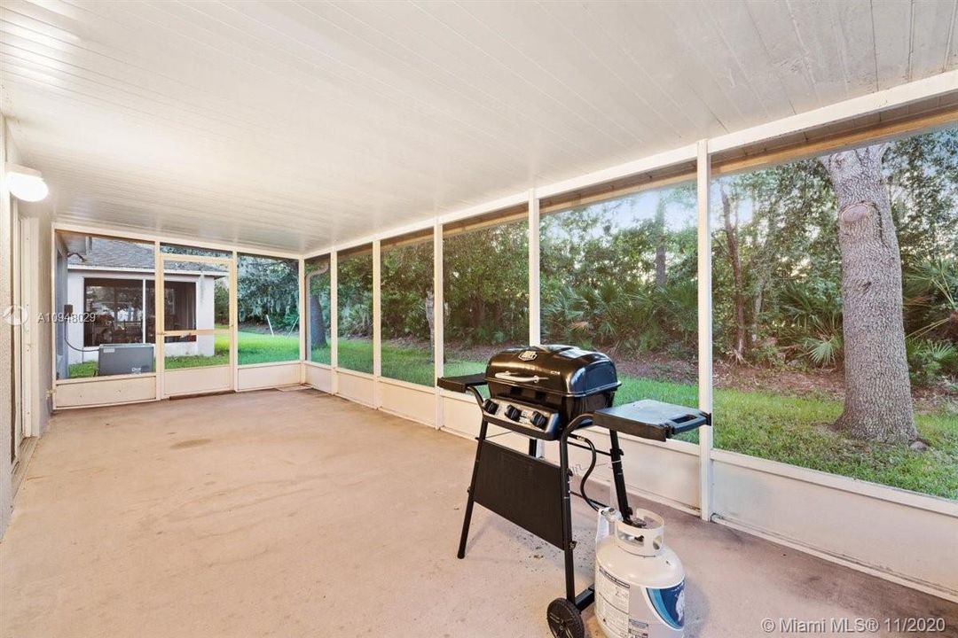 Recently Sold: $249,000 (3 beds, 2 baths, 2369 Square Feet)